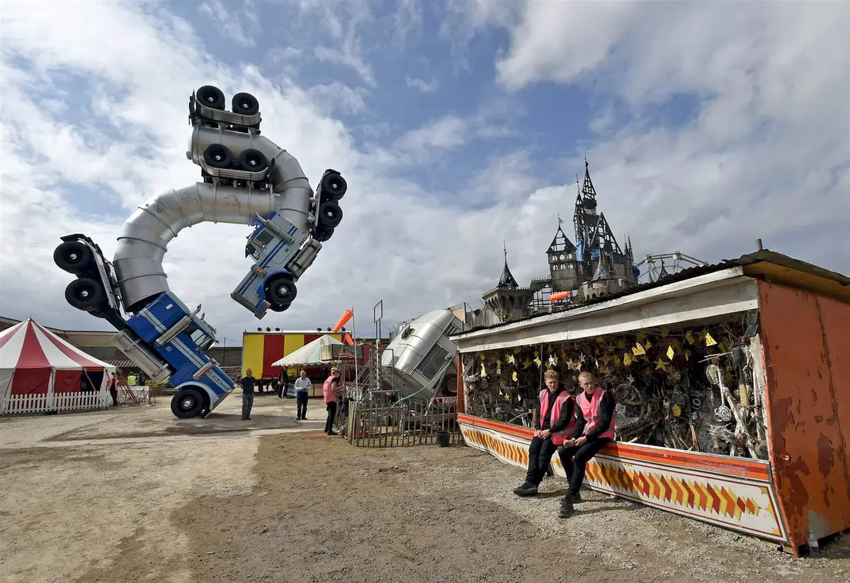 imagen del parque dismaland