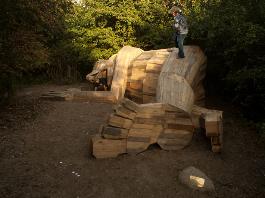 luis gigante madera thomas dambo