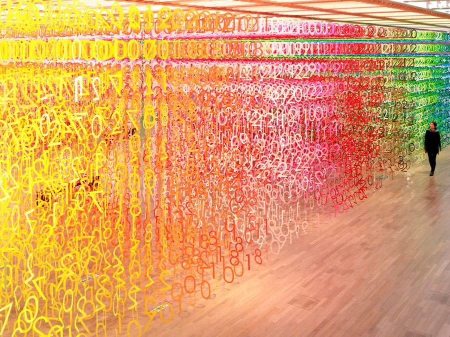 detalle de la instalacion bosque de numeros