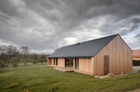 Mathieu Noël y Élodie Bonnefous firman un proyecto rural lleno de nostalgia