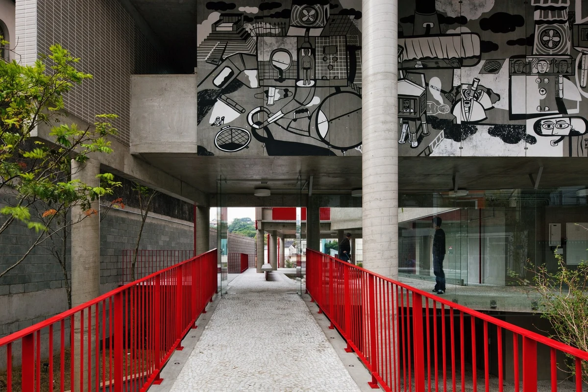 El edificio paulista que busca restaurar la dimensión humana de la ciudad