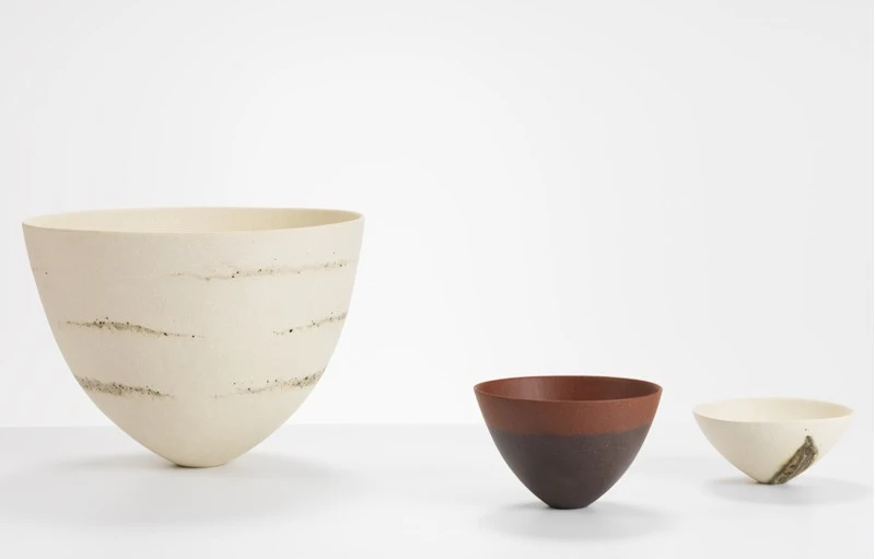 varias vasijas de ceramica de jeniffer lee