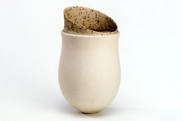 jarron de ceramica blanco de jennifer lee