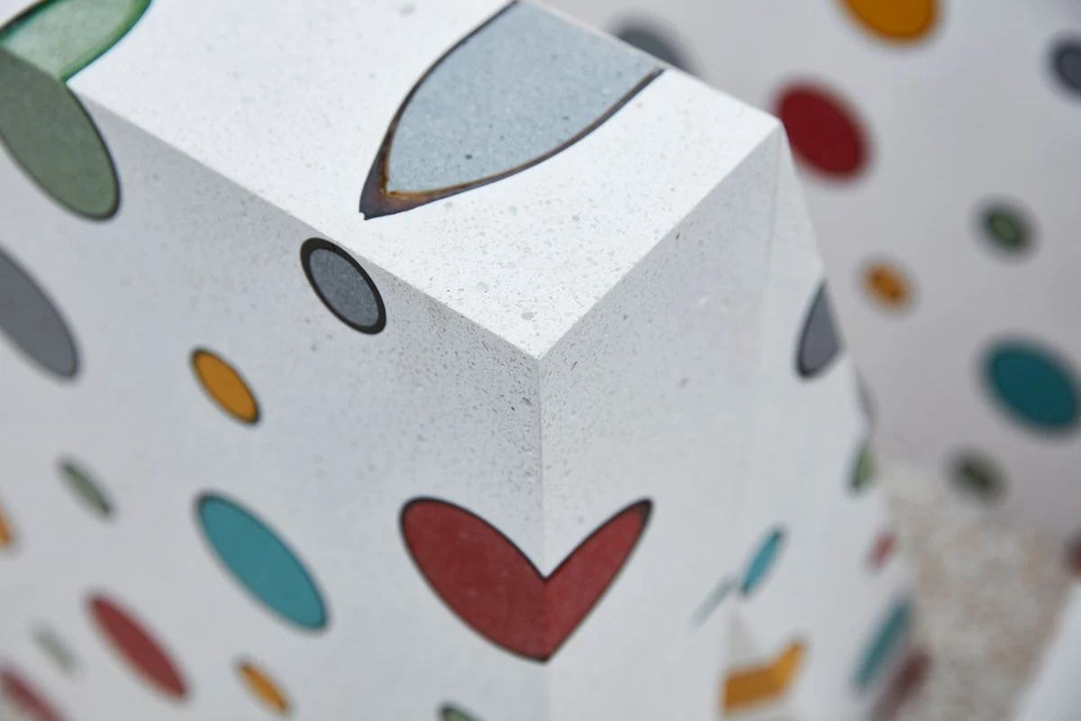 instalación artistica para mira toca de alvaro catalan