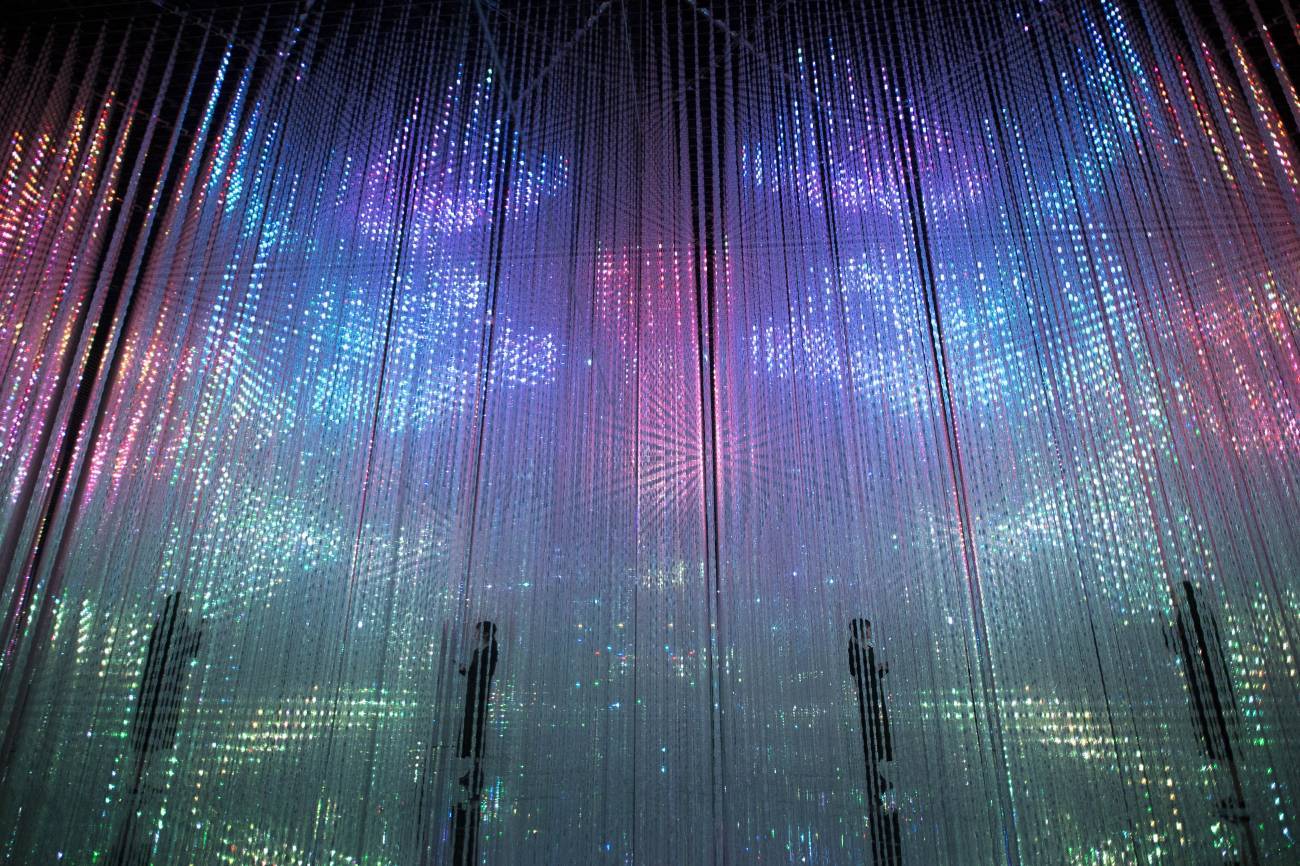 wonder through the cristal world