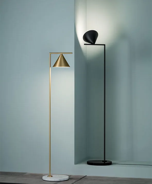 lampara flint de pie en dorado y negro