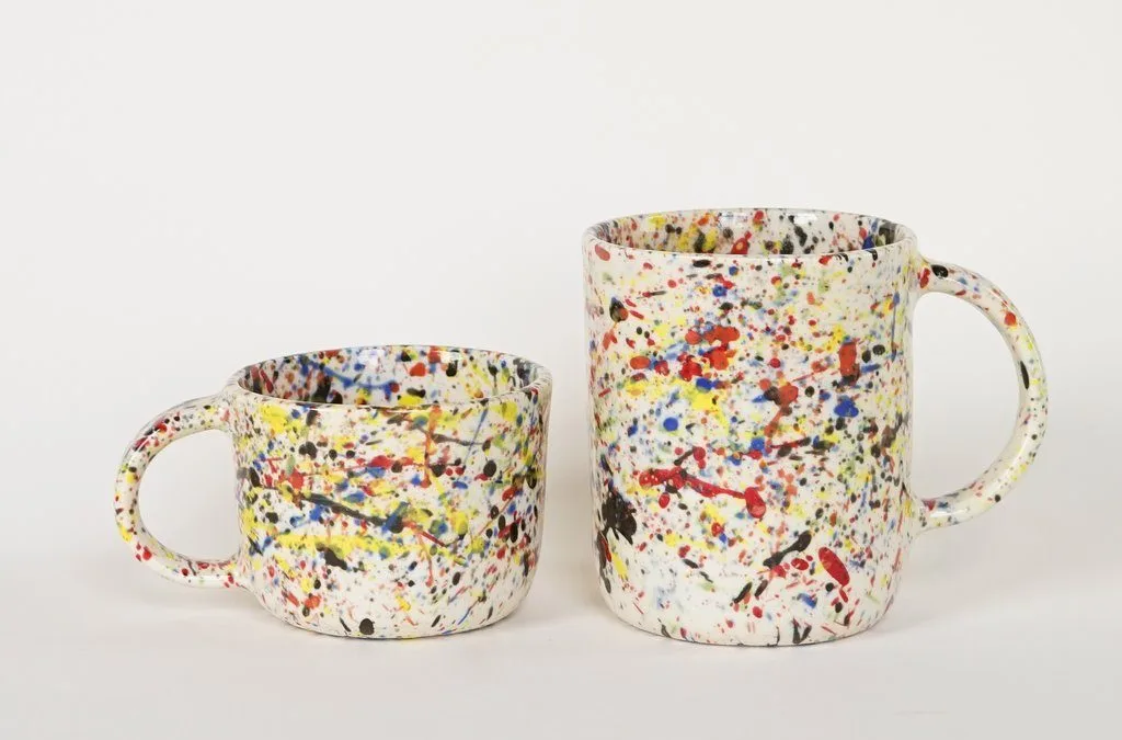 tazas de cerámica realizadas por la ceramista helen levi