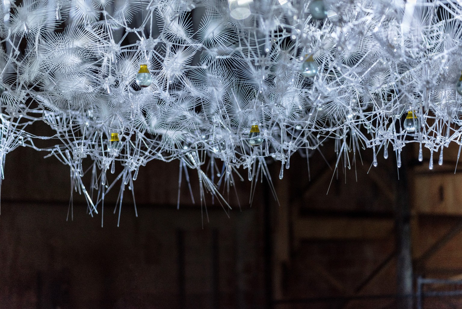 detalle de los sensores electrónicos y sistemas de iluminación impresos en 3D de astrocyte