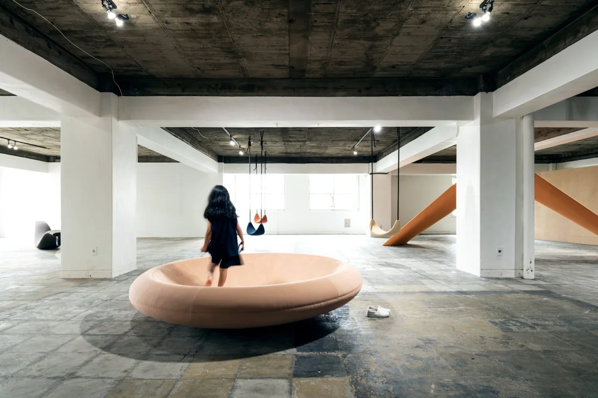 versión circular de un arenero para hacer equilibrio o recobrar fuerzas