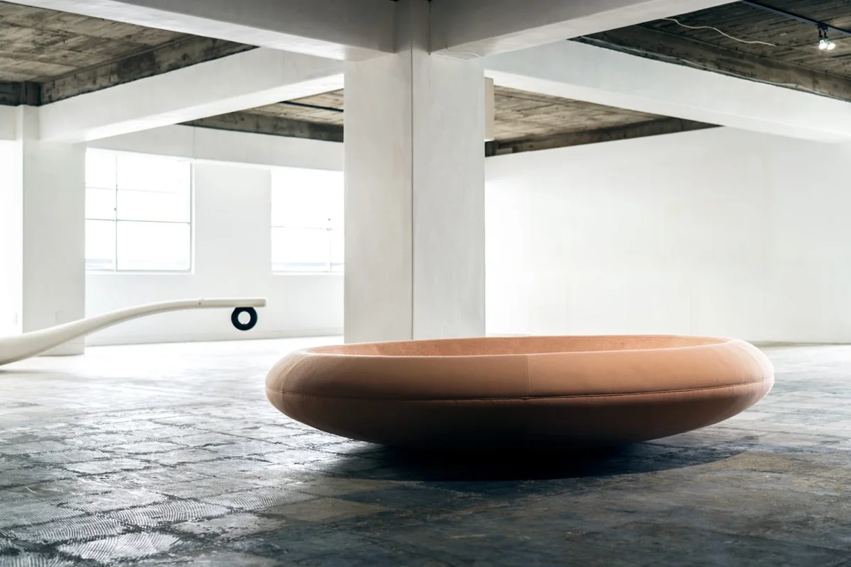 arenero circular diseñado por mikiya kobayashi