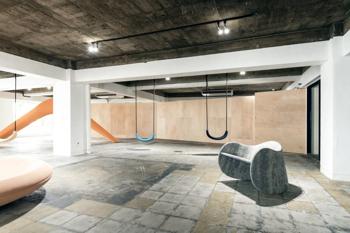 mecedora minimalista tapizada kvadrat