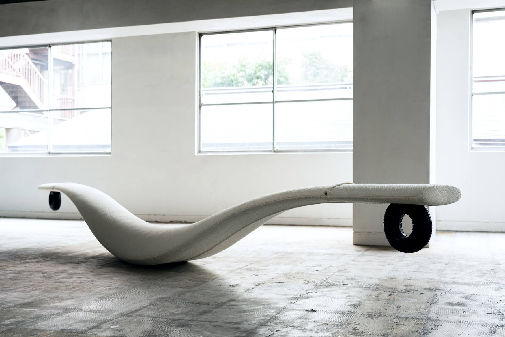balancín tamaño xxl diseñado por mikiya kobayashi