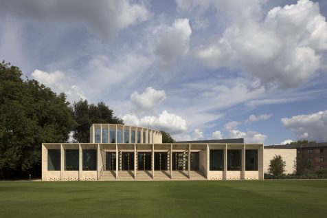 Níall McLaughlin Architects firma el nuevo auditorio del campus de Oxford