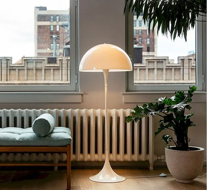 lampara de pie pantella diseñada por verner phanton