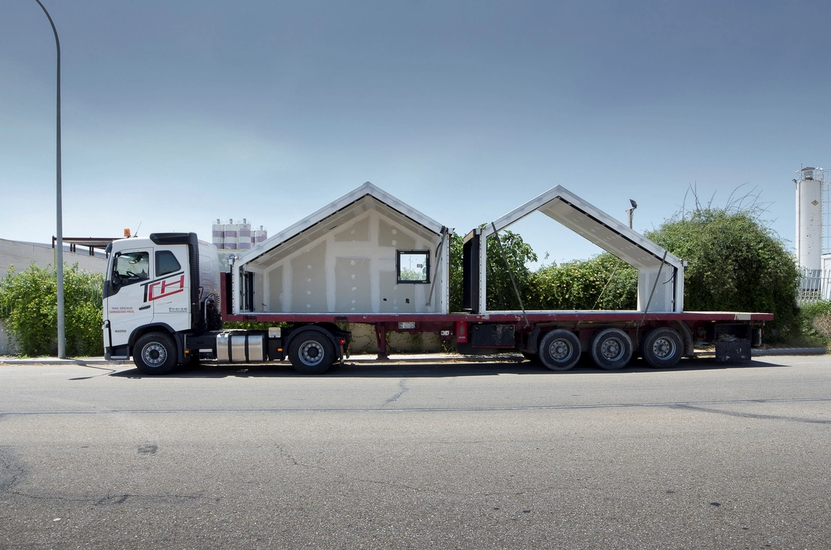 Extraños en el paraíso: una casa modular asturiana con el sello de Baragaño