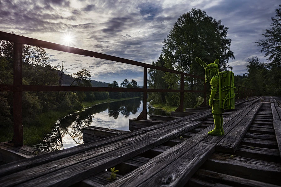 escultura de arcilla recubierta de musgo de kim Simonsson