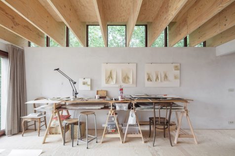 Raamwerk y Van Gelder unen fuerzas para diseñar una casa taller racionalista