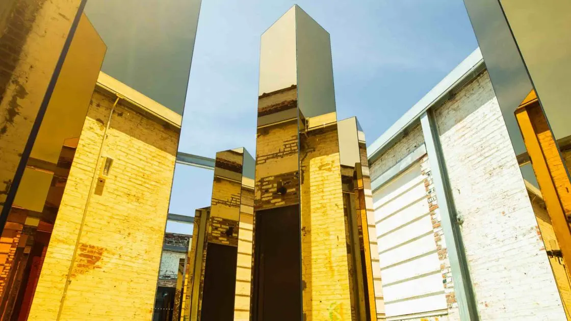 instalación inspirada en el entorno urbano spirit of the city