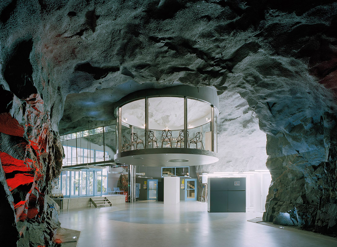 oficinas de Bahnhof situadas en un antiguo refugio nuclear