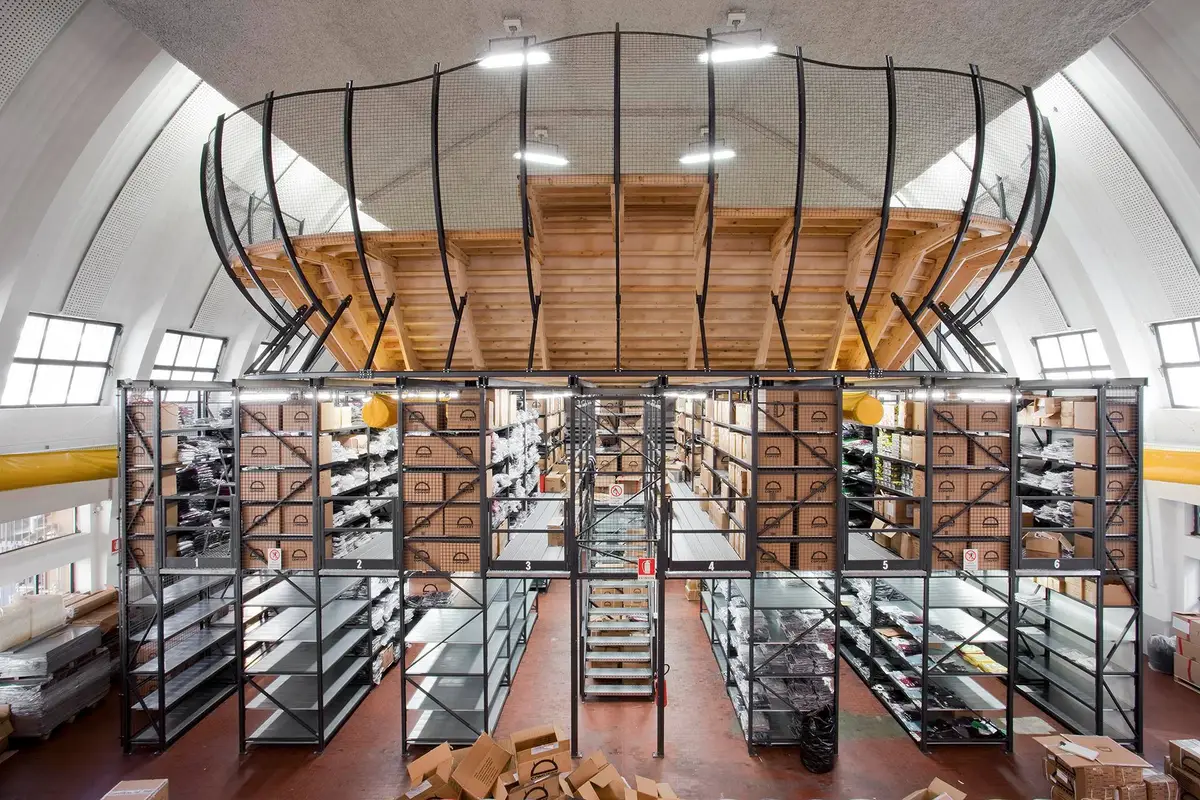 almacén de bastard sotre obra del estudio binocle