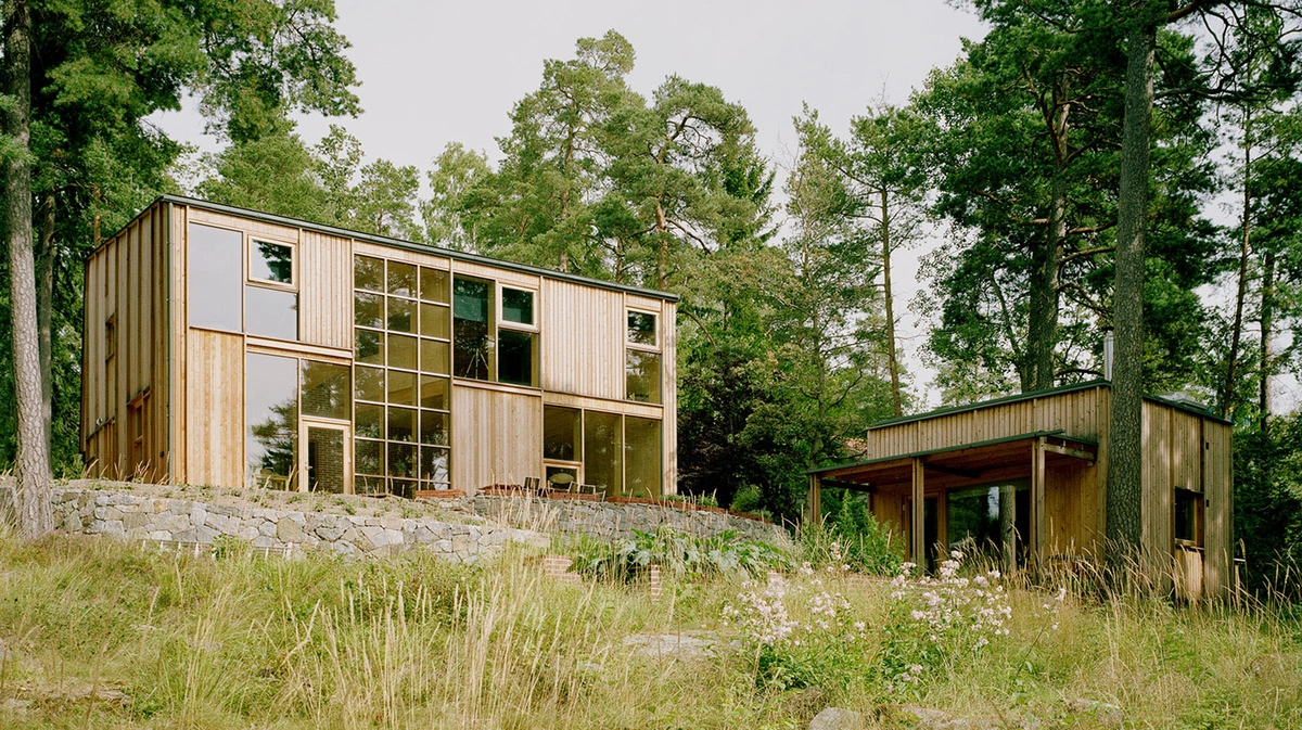 Villa Idun-Lee: la insólita fachada cristalina que surgió del bosque
