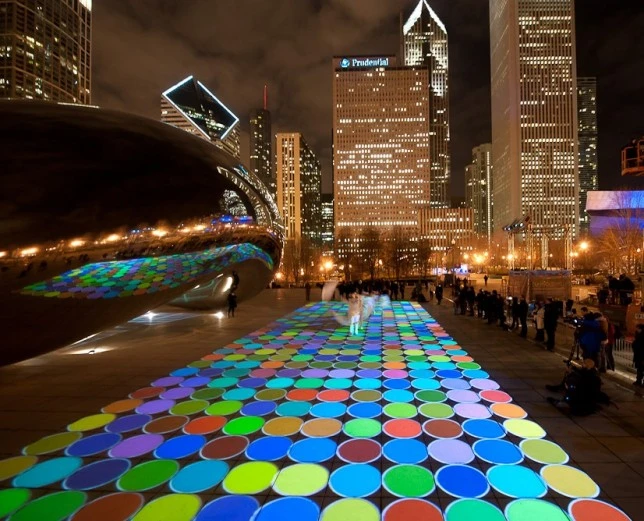 «Luminous Field», junto a la famosa Cloud Gate de Anish Kapoor