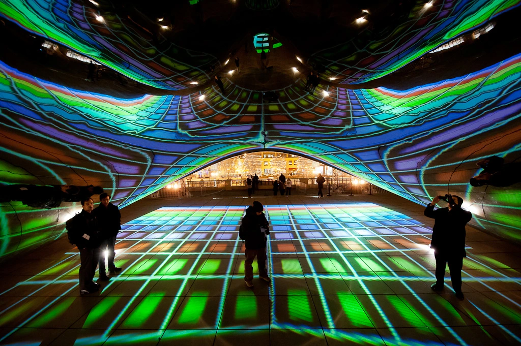 interior de la instalacion luminous field