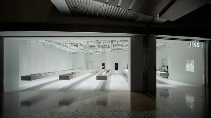 JINS tienda en Shangáy obra del arquitecto Junya Ishigami