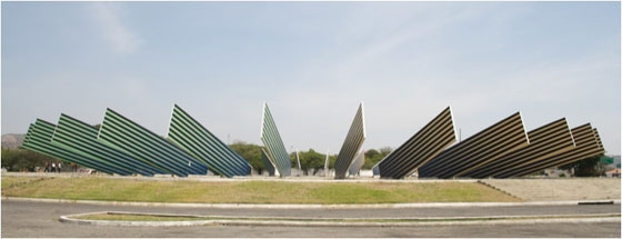 obra Homenaje al sol de Carlos Cruz Díez