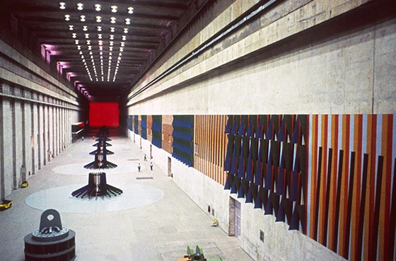 detalle de la obra Ambientación cromática de Carlos Cruz Díez