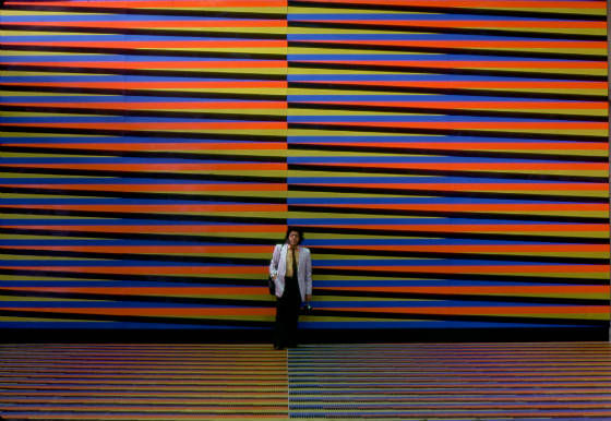 obra «Cromointerferencia de color aditivo» del aeropuerto internacional Simón Bolívar