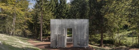 Simbiosi cincela el paisaje trentino para materializar lo etéreo