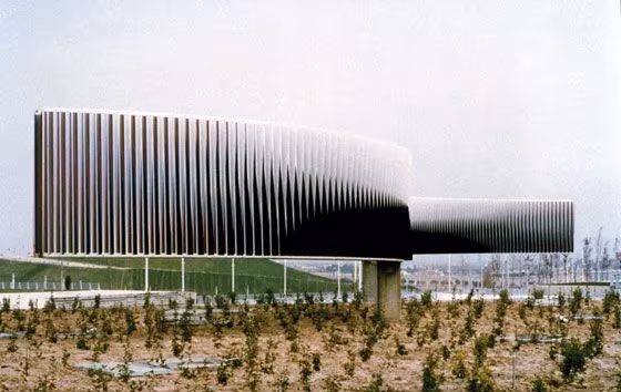 vista general de la macroescultura Fisicromía para Madrid