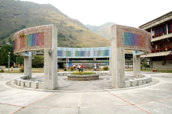 obra Inducción cromática por cambio de frecuencia de doble faz en Universidad de Mérida