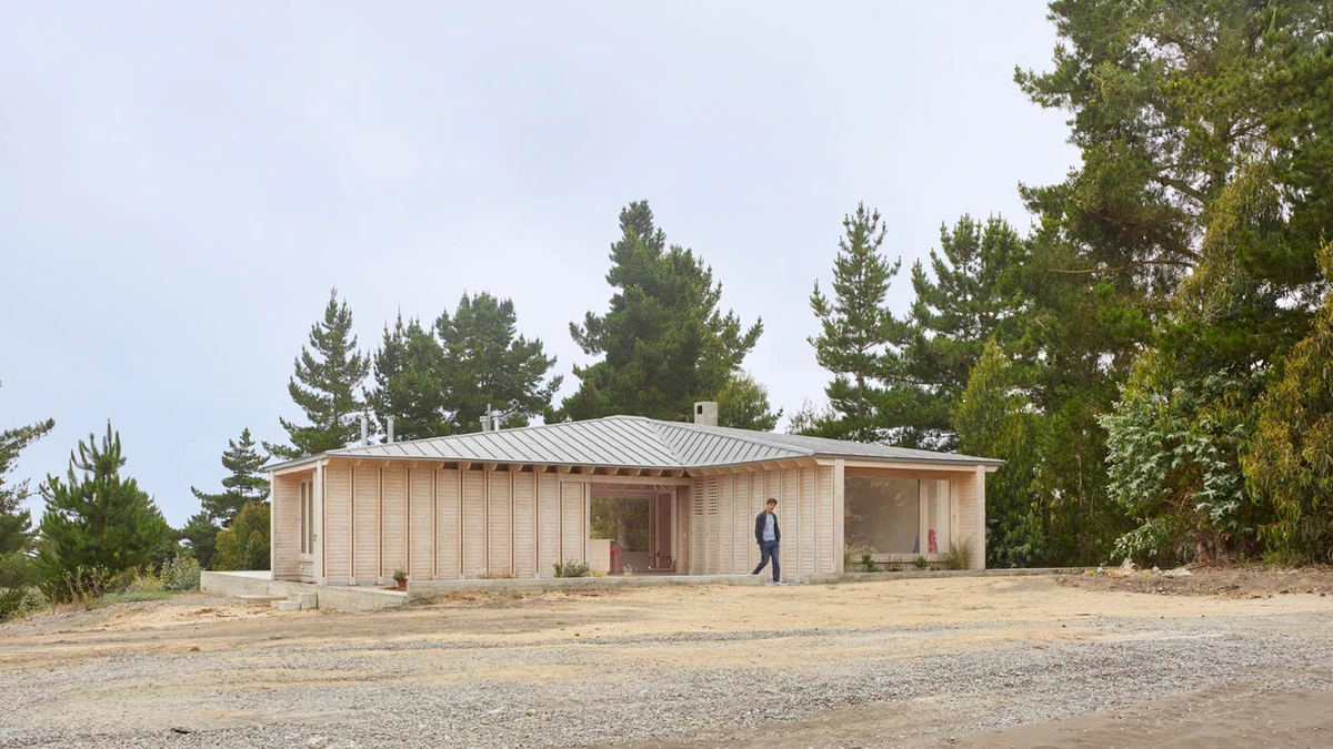 La torsión inunda de paisaje un unifamiliar chileno