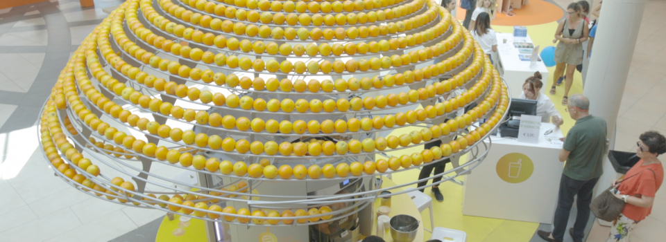 Feel the Peel: la exprimidora italiana gigante con desperdicio cero