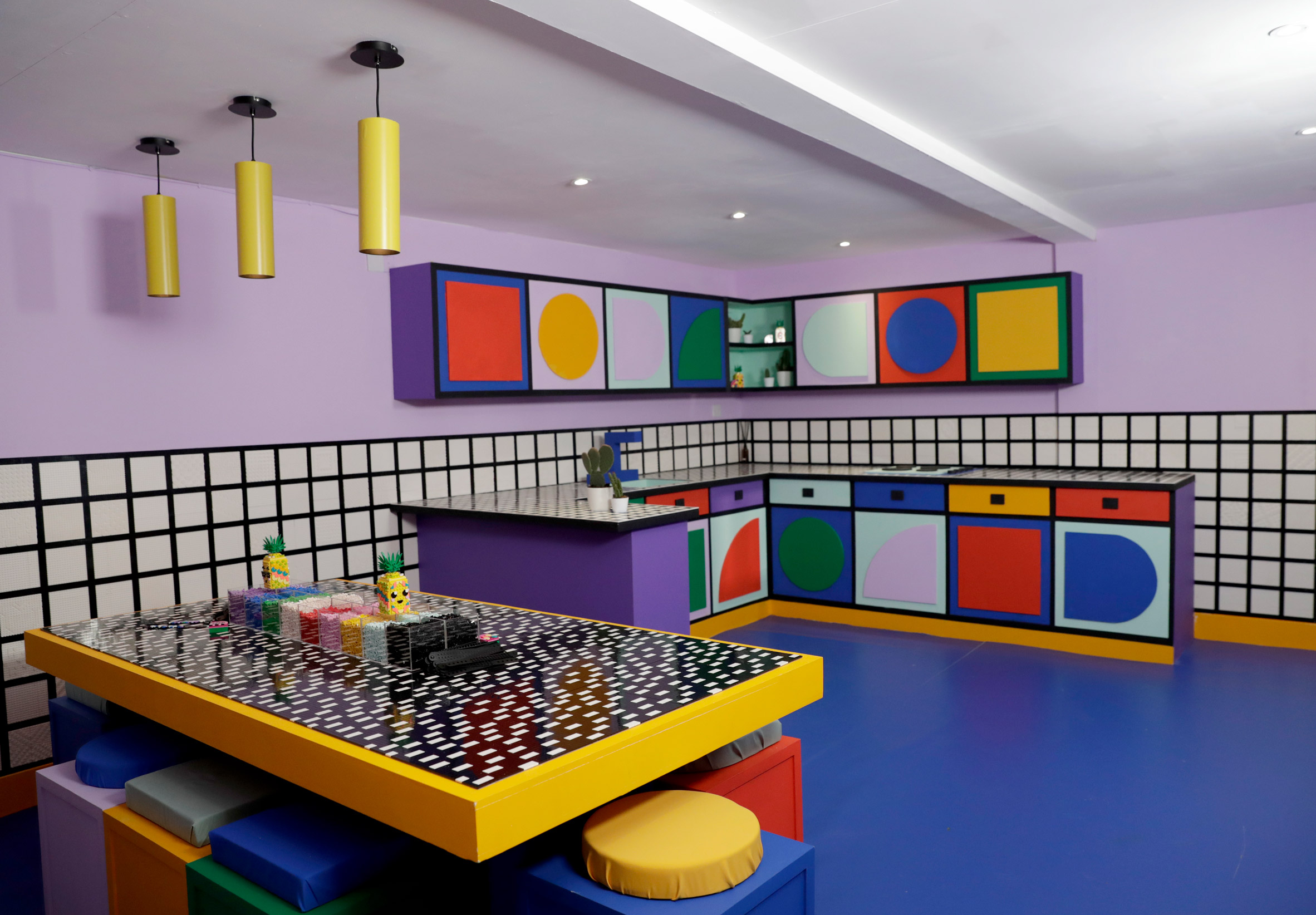 cocina de house of dots de la artista camile walala en londres
