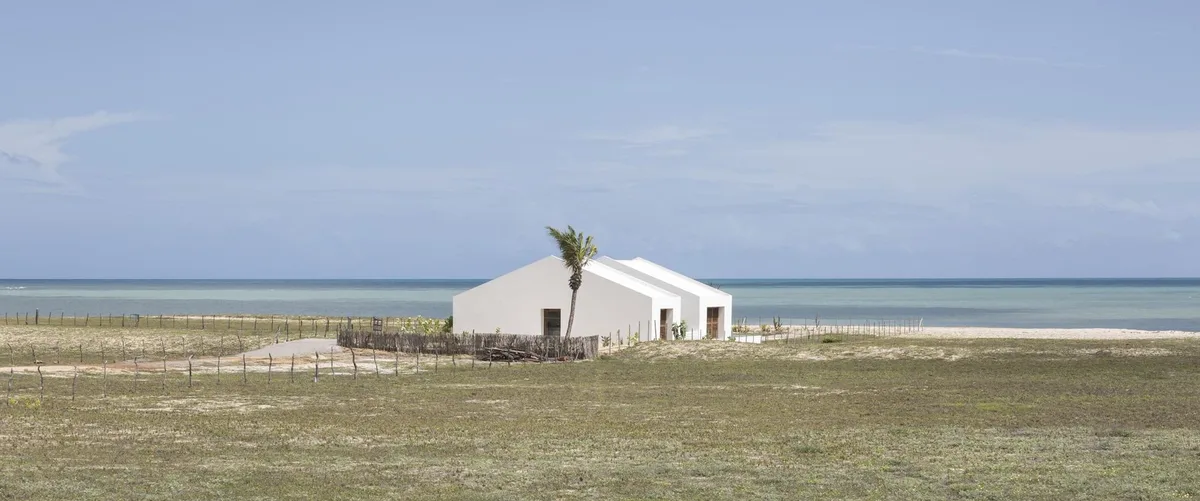 Casa Módico, un canto brasileño a la mínima expresión