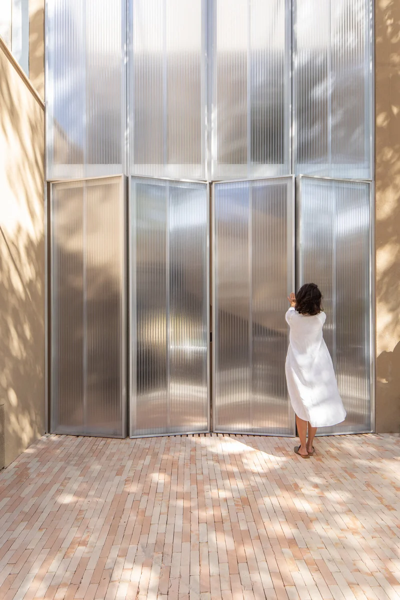 Dois Trópicos, texturas acogedoras para el cuidado personal en São Paulo