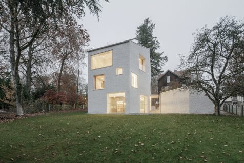 Casa Schwab, el universo rectilíneo que otea los Alpes bávaros
