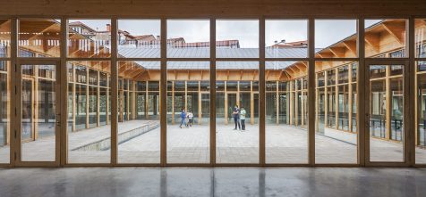 Un lugar de encuentro bañado de luz. IMPLUVIUM