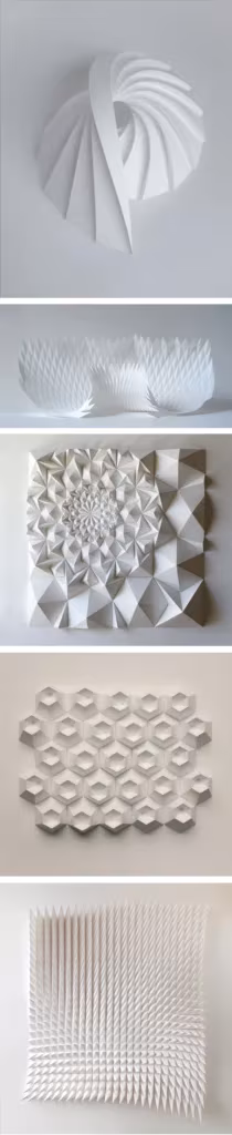 Serie vertical de esculturas de papel blanco plegado de Matthew Shlian con espirales y relieves geométricos