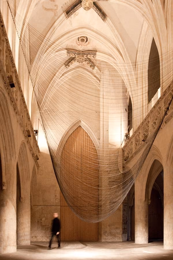 interior iglesia de Saint- Sauveur interior iglesia de Saint- Sauveur