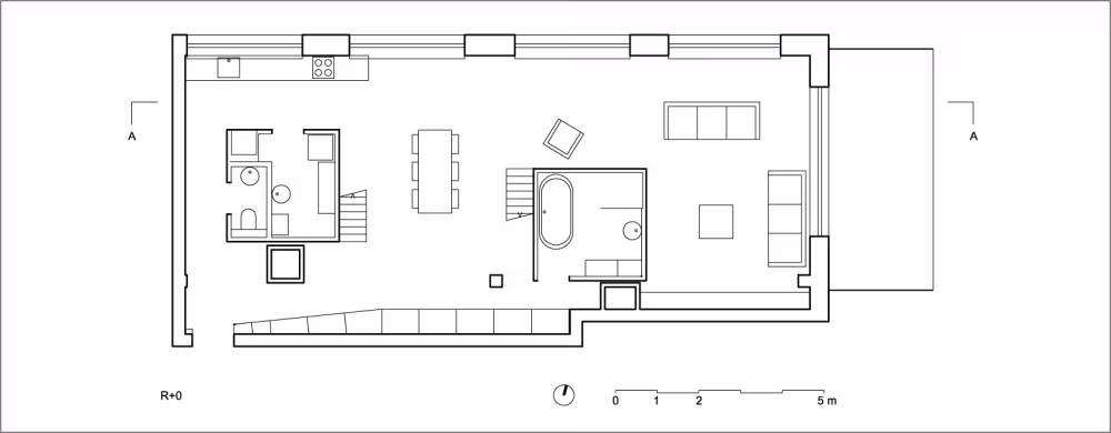 Planta baja amueblada del Loft For con cocina, comedor, baño y sala de estar
