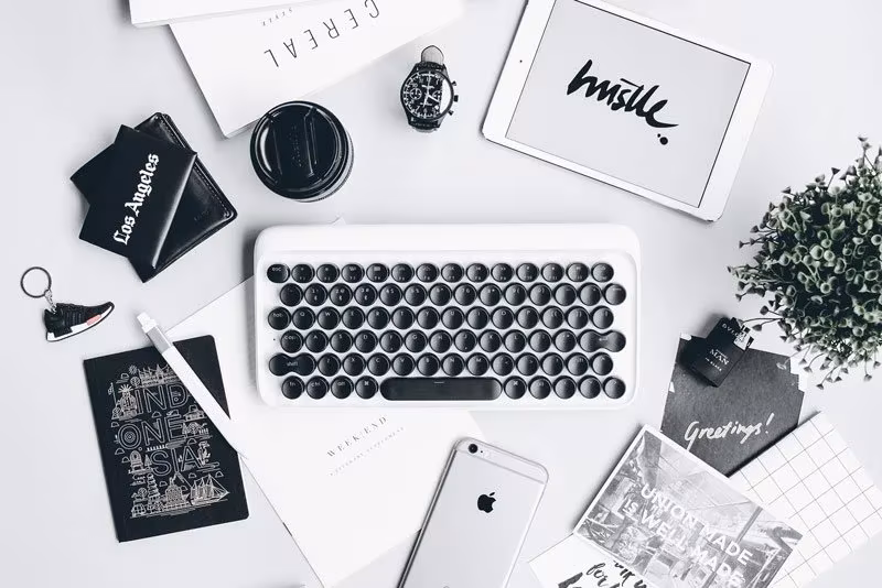 Detalle del teclado que suena como una máquina de escribir