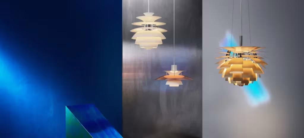 Lámparas Artichoke y PH 5 de Poul Henningsen para Louis Poulsen sobre fondos azul y gris