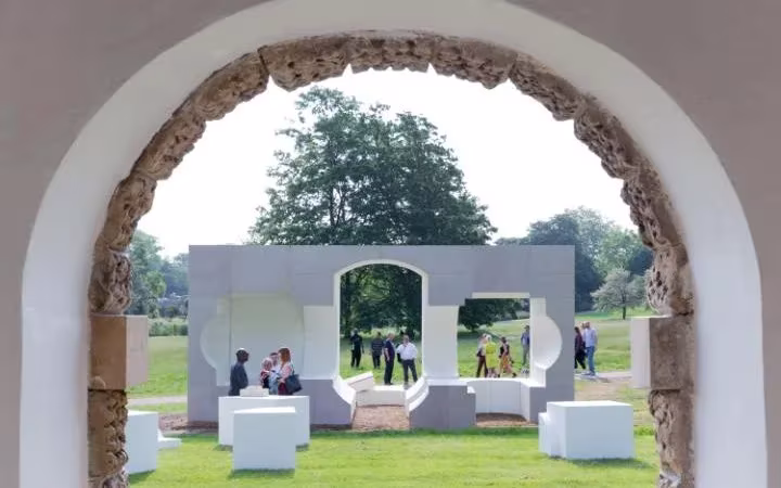 Casa de Verano de Kunle Adeyemi en torno al Serpentine Pavilion
