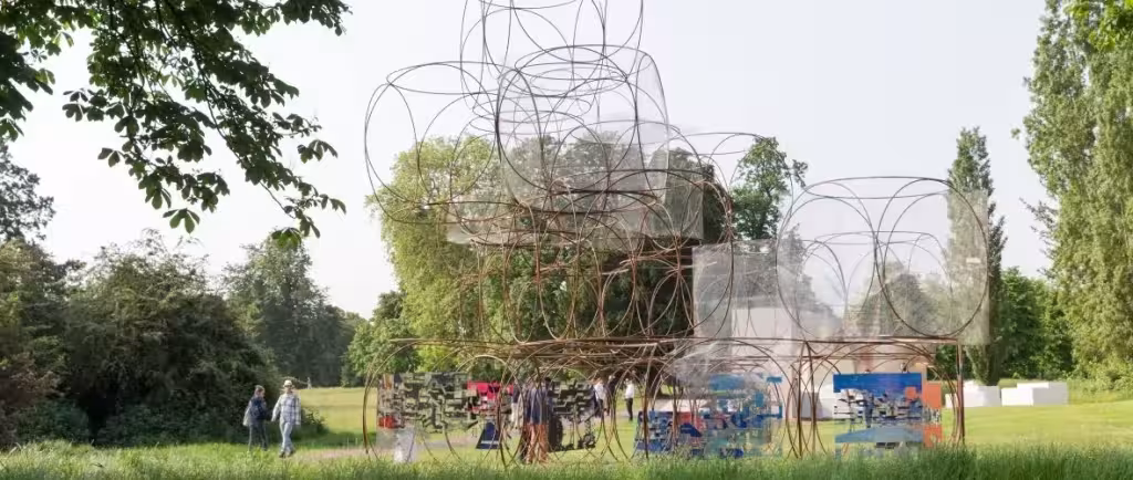 Casa de verano diseñada por Yona Friedman para el serpiente pavilion 2016