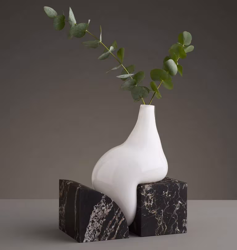 Studio E.O produce los infinitive vases en ediciones limitadas
