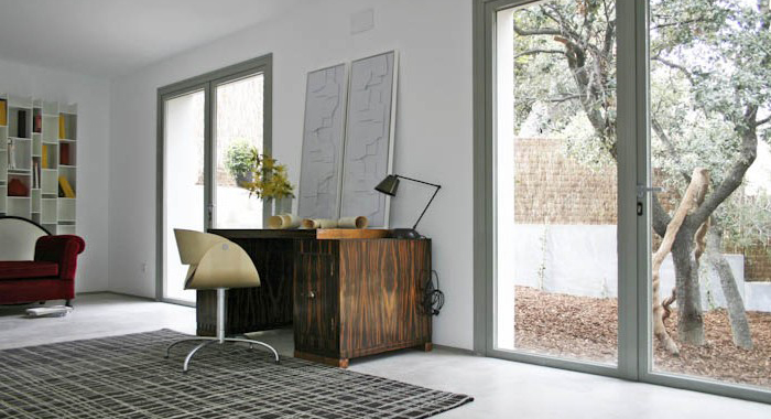 Mesa de escritorio escandinavo en proyecto BATAVIA